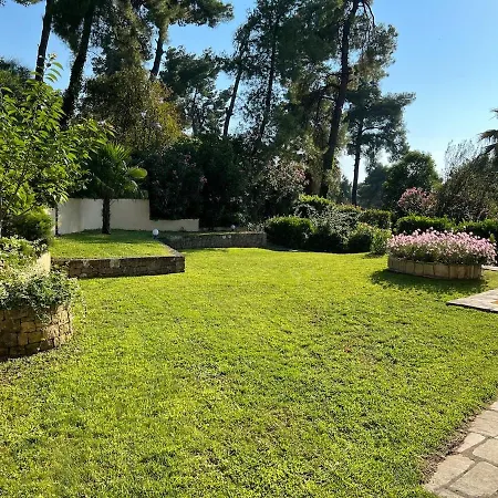 Aris Sani Villa