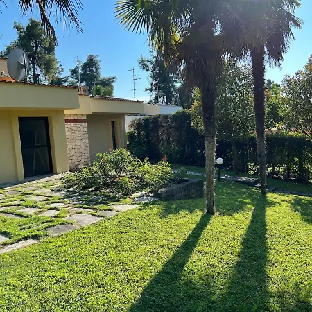 Aris Sani Villa
