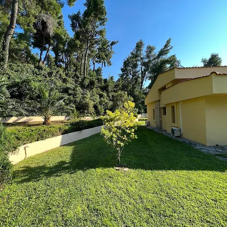 Aris Sani Villa